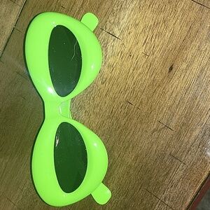 BRAND NEW LOEWE LOOK ALIKE SUNGLASSES